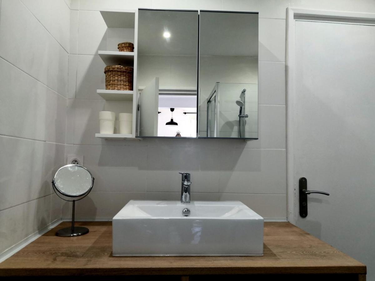 شقة Grand 2 Pieces Renove Climatise, Vieil Antibes, Proche Port المظهر الخارجي الصورة